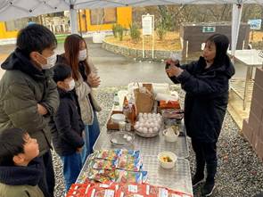 �P�[�L��؂��Ă���V�Y�V�w

�Ⴂ���x�Ŏ����I�ɐ������ꂽ����