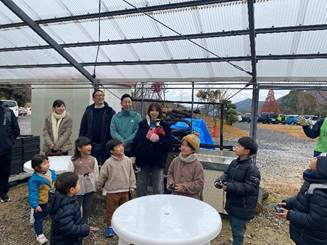 �l, ����, ���O, �O���[�v ���܂܂�Ă���摜

�����I�ɐ������ꂽ����