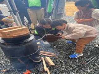 �l, ���O, �j, ���� ���܂܂�Ă���摜

�����I�ɐ������ꂽ����