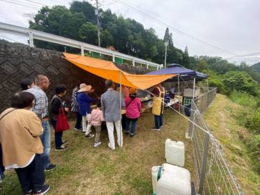 ��, ���O, �l, �q�� ���܂܂�Ă���摜

�����I�ɐ������ꂽ����