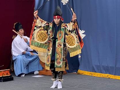 �X�q�����Ԃ��ė����Ă���j��

�Ⴂ���x�Ŏ����I�ɐ������ꂽ����