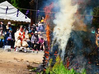 �����グ�Ă���l����

�Ⴂ���x�Ŏ����I�ɐ������ꂽ����