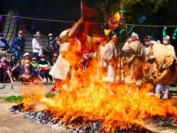 �l, ���O, ��, �j ���܂܂�Ă���摜

�����I�ɐ������ꂽ����