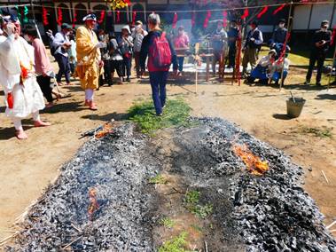 ���O, �l, ���O, �E�H�[�L���O ���܂܂�Ă���摜

�����I�ɐ������ꂽ����