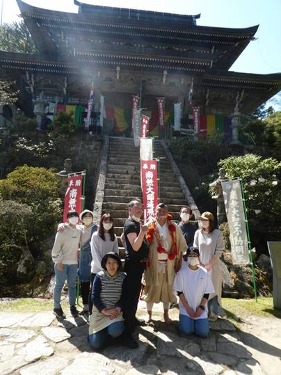 ���O, ����, �e�[�u��, �X�g���[�g ���܂܂�Ă���摜

�����I�ɐ������ꂽ����