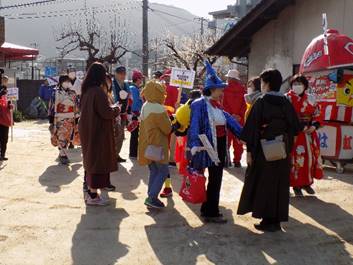 �����̑O�ɗ����Ă���l����

�����I�ɐ������ꂽ����