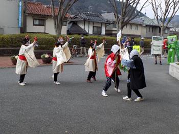 ���H, ���O, ����, �_���T�[ ���܂܂�Ă���摜

�����I�ɐ������ꂽ����