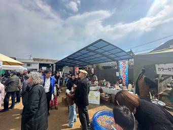 �l, ���O, ���O, ���� ���܂܂�Ă���摜

�����I�ɐ������ꂽ����