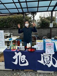 ����, �j, �e�[�u��, �L�� ���܂܂�Ă���摜

�����I�ɐ������ꂽ����