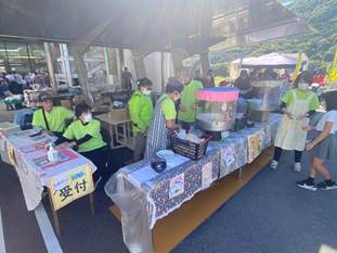 �e�[�u��, �H�i, ����, �j ���܂܂�Ă���摜

�����I�ɐ������ꂽ����