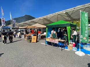 ���O, ���O, �O���[�v, �R ���܂܂�Ă���摜

�����I�ɐ������ꂽ����