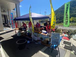 ���O, �l, ���O, ���� ���܂܂�Ă���摜

�����I�ɐ������ꂽ����