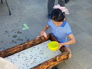 �l, ���N, �Ⴂ, �q�� ���܂܂�Ă���摜

�����I�ɐ������ꂽ����