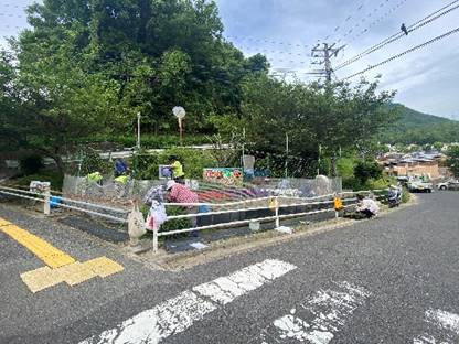 ���O, ���H, ��, �d�� ���܂܂�Ă���摜

�����I�ɐ������ꂽ����