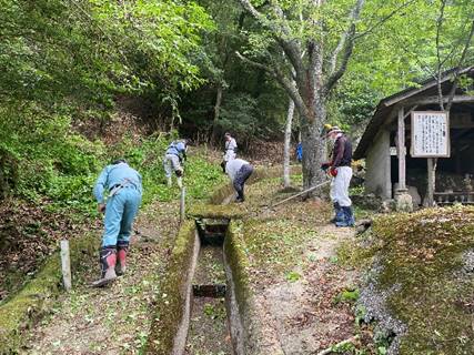 ���O, ��, ��, ���� ���܂܂�Ă���摜

�����I�ɐ������ꂽ����