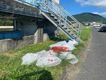 ���O, ��, ����, �d�� ���܂܂�Ă���摜

�����I�ɐ������ꂽ����