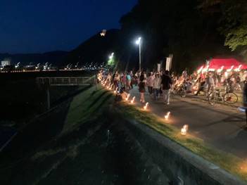 ��̊X�̓��H

�����I�ɐ������ꂽ����