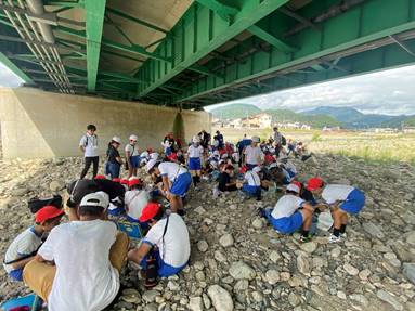 ����, �l, ���O, �O���[�v ���܂܂�Ă���摜

�����I�ɐ������ꂽ����