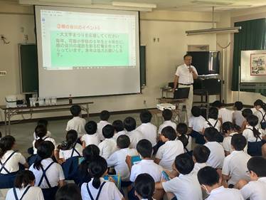 ��c���ɏW�܂�l�X

�����I�ɐ������ꂽ����