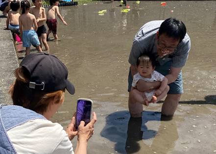 ���O, �l, �j, ���� ���܂܂�Ă���摜

�����I�ɐ������ꂽ����