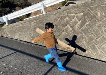 ���O, ���N, �Ⴂ, �q�� ���܂܂�Ă���摜

�����I�ɐ������ꂽ����