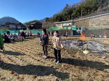 ���O, ���O, ��, ���� ���܂܂�Ă���摜

�����I�ɐ������ꂽ����