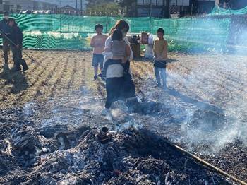 ���O, ��, �q��, ���O ���܂܂�Ă���摜

�����I�ɐ������ꂽ����