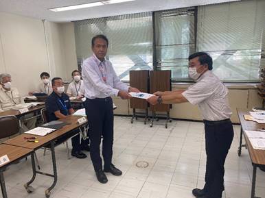 �l, ����, �j, �� ���܂܂�Ă���摜

�����I�ɐ������ꂽ����