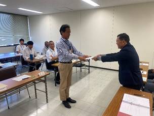 ��c���Ńp�\�R�����g���Ă���j��

�����x�̐��x�Ŏ����I�ɐ������ꂽ����