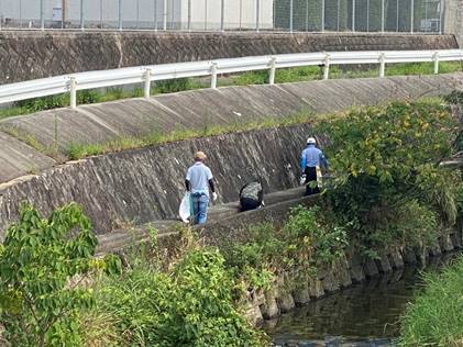 ���O, ��, �q��, ���N ���܂܂�Ă���摜

�����I�ɐ������ꂽ����