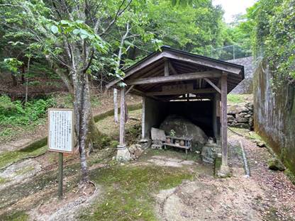 �������̟B�̒��̉�

�Ⴂ���x�Ŏ����I�ɐ������ꂽ����