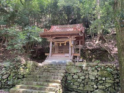 �X�̒��ɂ���΂̃x���`

�����x�̐��x�Ŏ����I�ɐ������ꂽ����